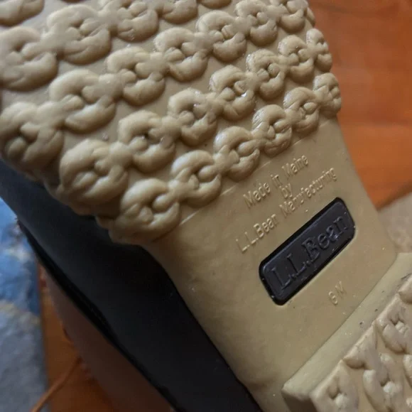 Mens L.L.Bean 8” duck boots size 11 like new - Picture 4 of 4